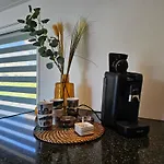 Luxe Woonboot In De Natuur Evt Met Console Bootje!