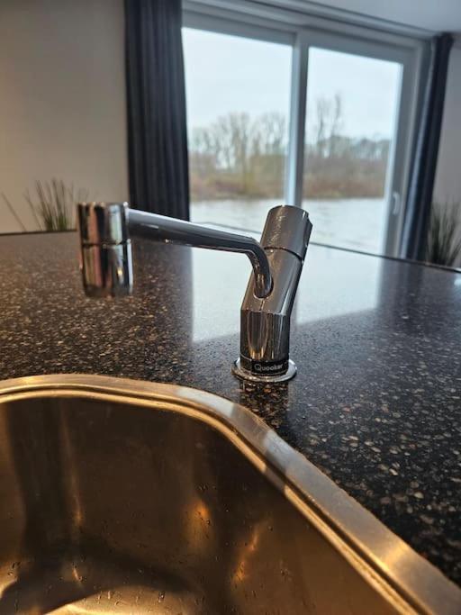 Luxe Woonboot In De Evt Met Console Bootje! *